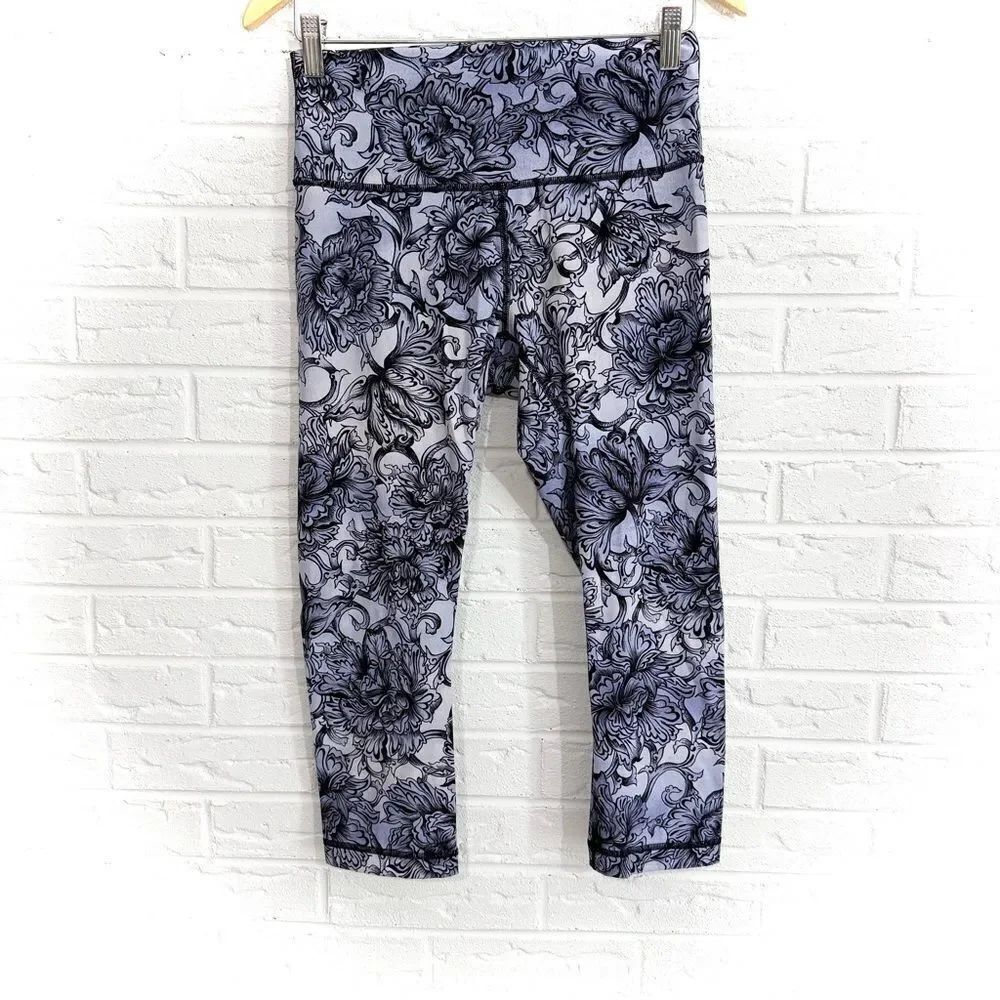 Lululemon Wunder Under Crop (Hi-Rise) *Full-On Luxtreme 21" Hanakotoba Size 8